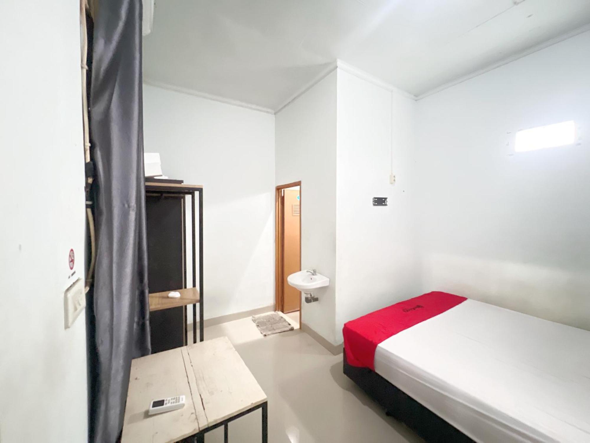 Reddoorz At Kay Residence Waydadi Lampung Бандар-Лампунг Экстерьер фото